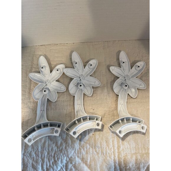 Set of 3 metal Daisy Fan Blade Holders or Decor - Picture 4 of 6